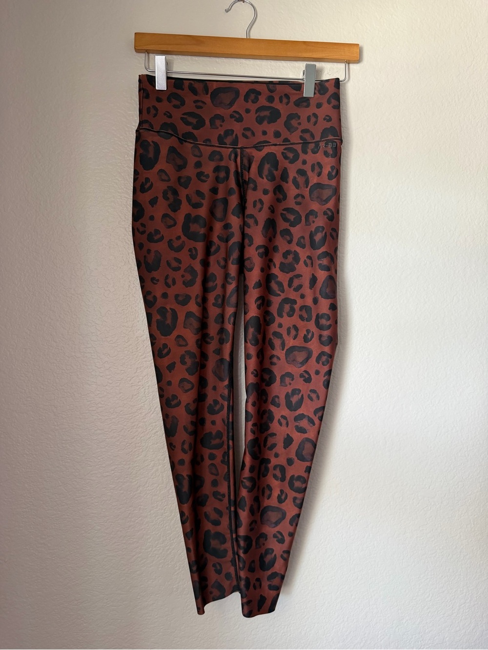 AR-33 High-Rise Leopard Print Activewear Leggings Animal Print Workout Medium